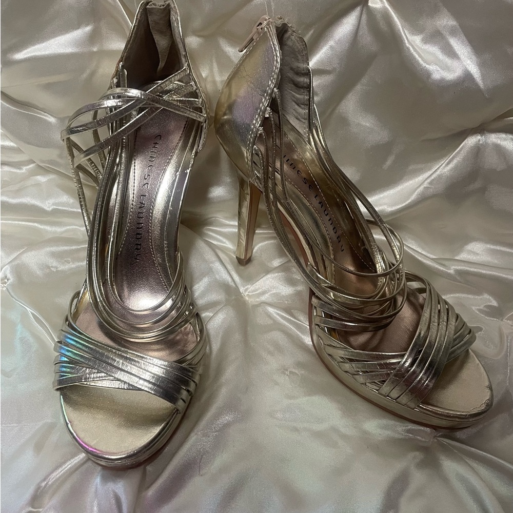 Chinese Laundry Womens sz 8 strapped open silver heels